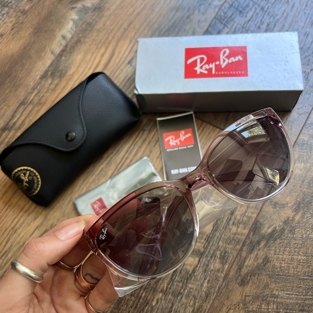 Emma Ray-Ban Sunglasses - Picture 9 of 10